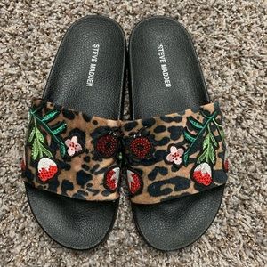Steve Madden floral slides